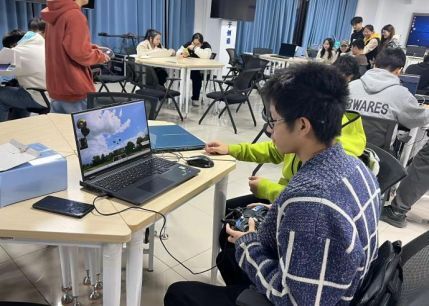 化身“丘比特”帮求婚、代跑腿…… 温州无人机“飞”出更多可能(图9) 化身“丘比特”帮求婚、代跑腿…… 温州无人机“飞”出更多可能(图9)