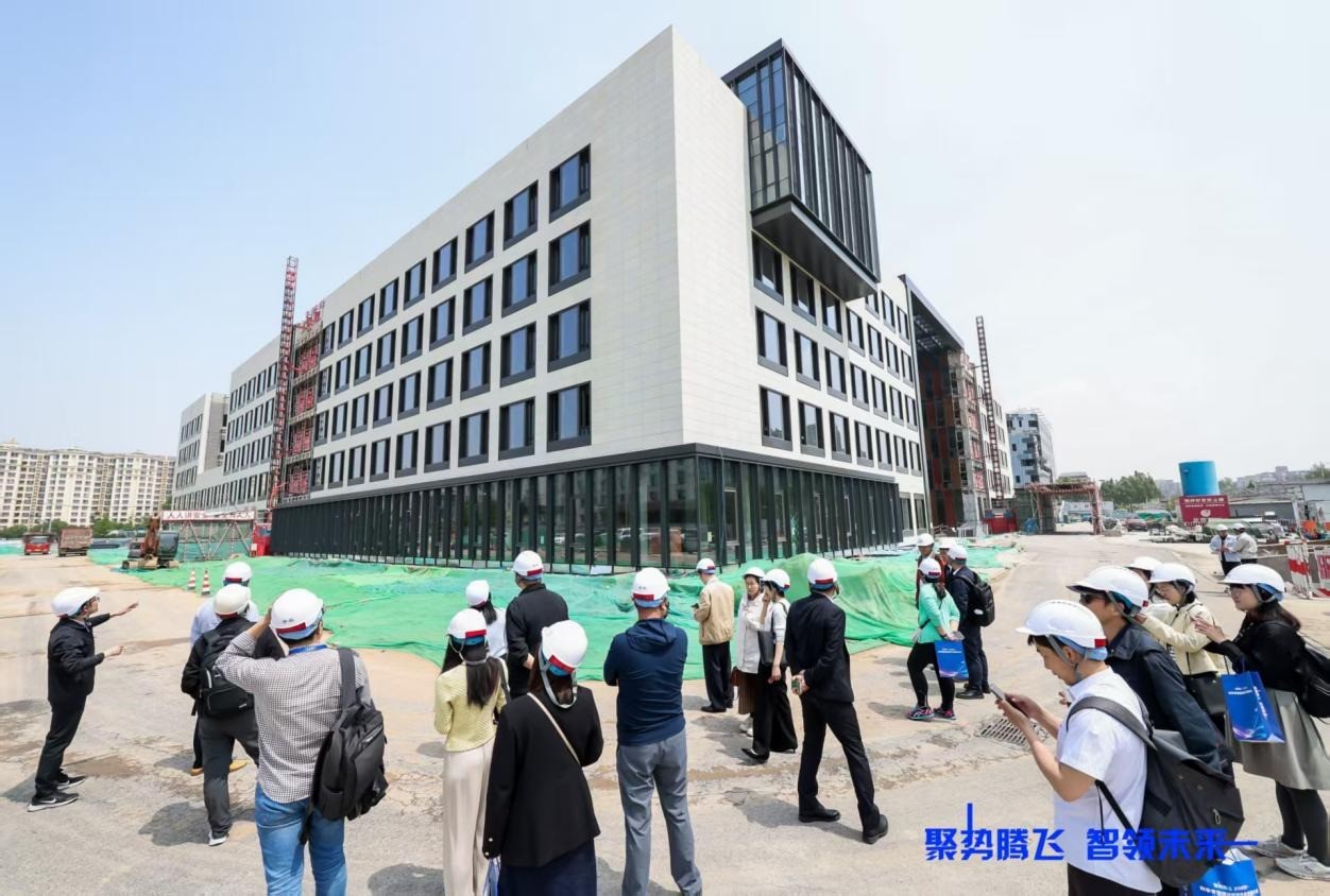  聚势腾飞启航低空新赛道，四季青镇召开低空经济产业发展大会(图11)
