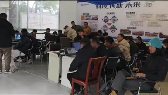 无人机教员为何成“稀缺物种”?揭开行业爆发背后的隐秘断层(图2) 无人机教员为何成“稀缺物种”?揭开行业爆发背后的隐秘断层(图2)