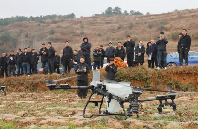 贵州省毕节市“低空 + 山地农业”场景培育试点培训会在威宁自治县举行(图1)