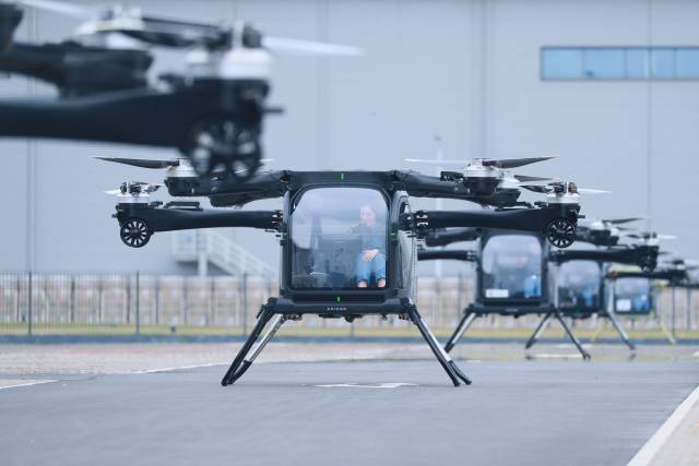 里程碑！小鹏汇天“陆地航母”批量试产下线，广州造飞行汽车驶入快车道(图1)