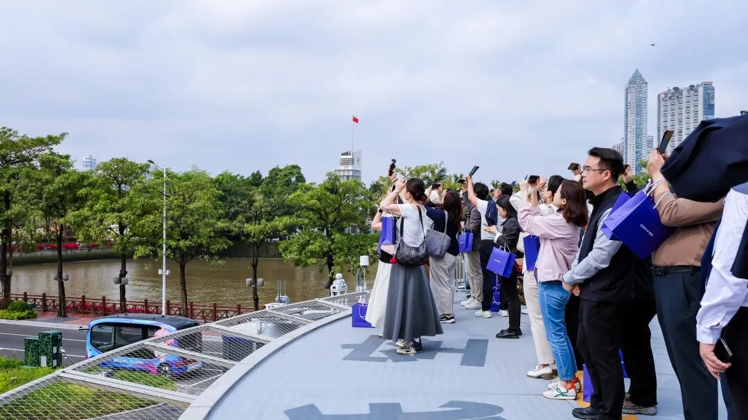 低空经济实景落地!抬头见高域:从广州新中轴线起飞(图6) 低空经济实景落地!抬头见高域:从广州新中轴线起飞(图6)