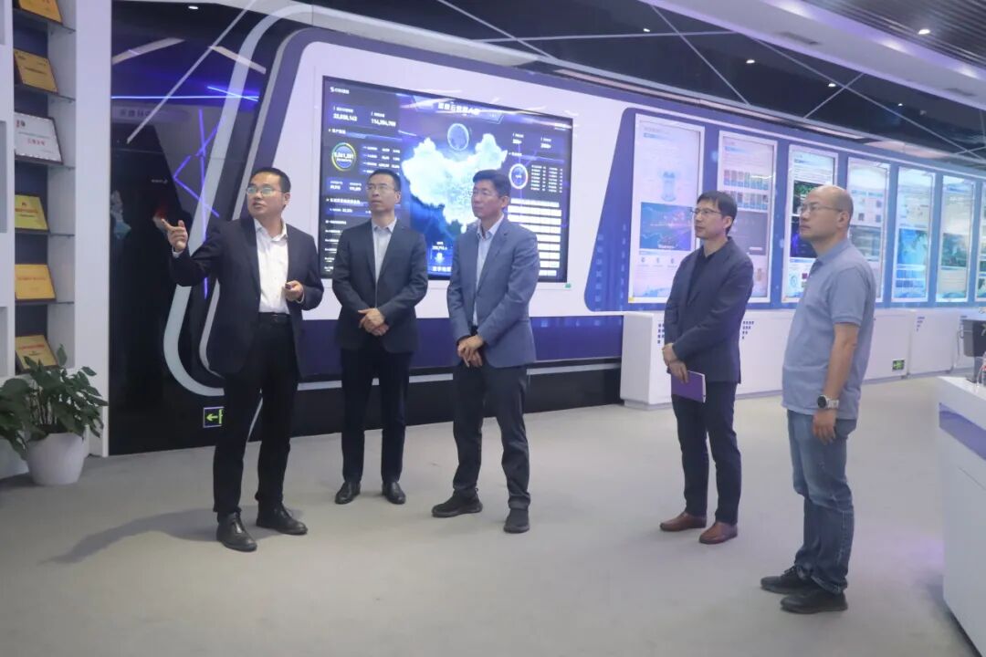 河北清华发展研究院院长甄树宁一行莅临中科星图调研交流，共探低空经济发展新机遇(图1)