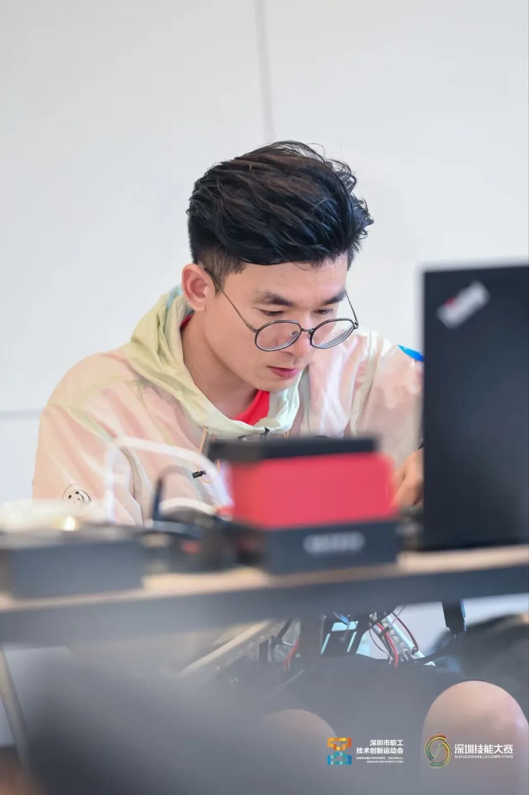 闪闪发光的他：丰翼无人机技术支持员陈礼荧荣获2025年深圳市劳动模范(图2)