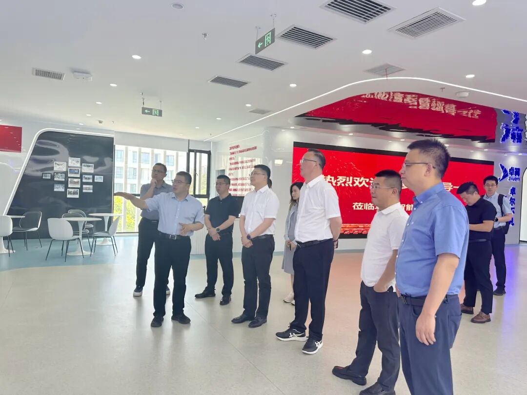 智汇淳安,翼启未来 —— 杭州市淳安县领导莅临卓翼智能考察交流,共探低空经济合作新范式(图1) 智汇淳安,翼启未来 —— 杭州市淳安县领导莅临卓翼智能考察交流,共探低空经济合作新范式(图1)