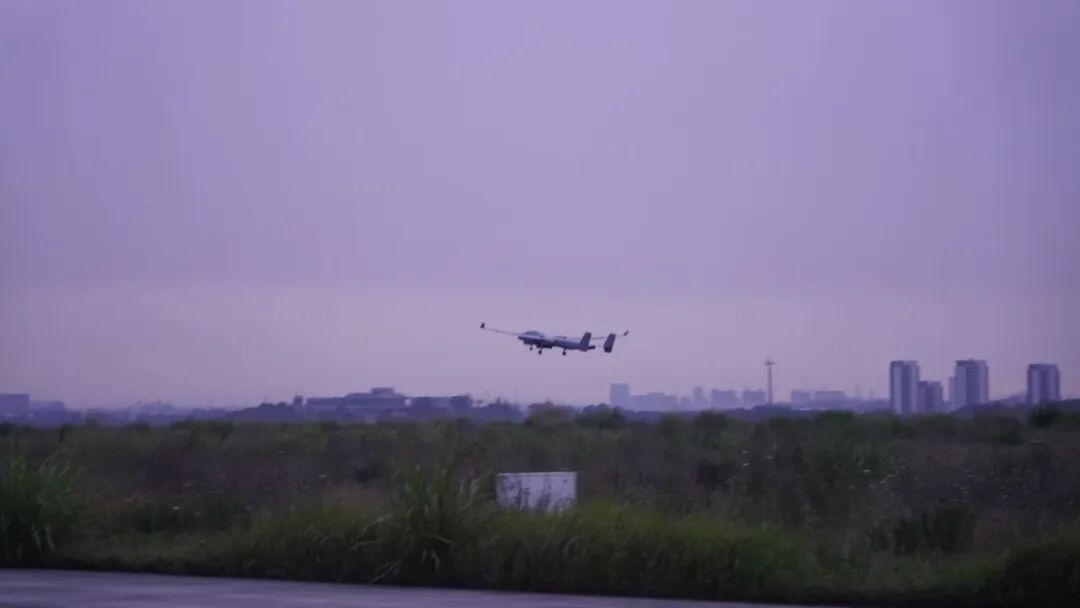 一次飞行,两个“首次”,成都低空经济又迎新突破!(图2) 一次飞行,两个“首次”,成都低空经济又迎新突破!(图2)