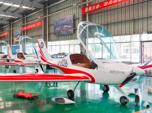 5架“阿若拉”批量交付，山河星航助力湖南航空技师学院筑梦低空