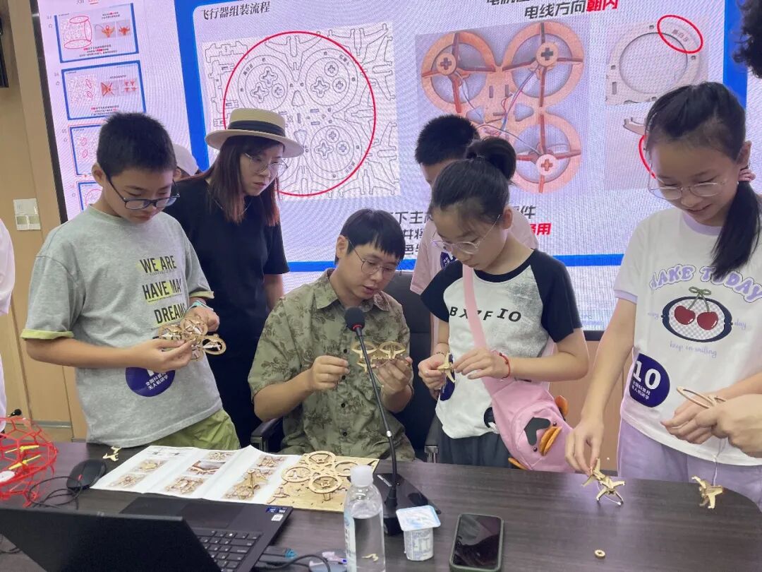低空启航向未来｜七都学子走进浙南低空飞行服务中心解锁科技研学(图4)