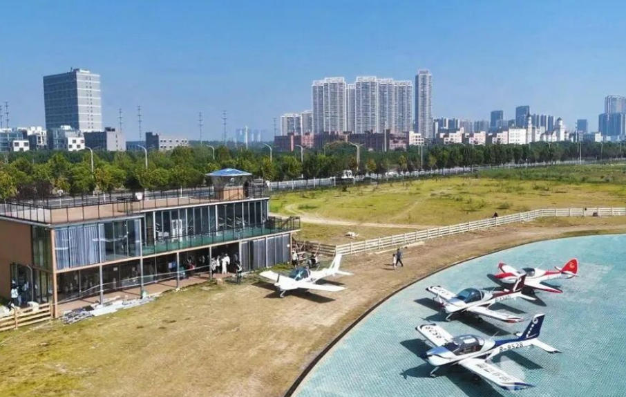 武汉青菱湖低空飞行营地中秋试营业(图1) 武汉青菱湖低空飞行营地中秋试营业(图1)