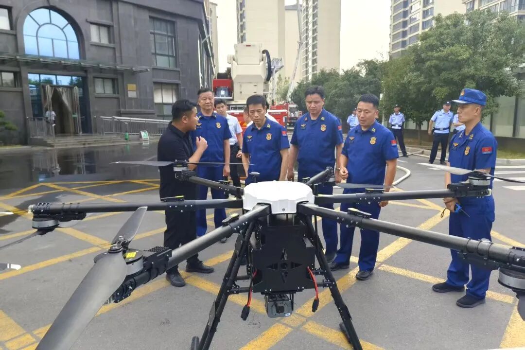 空地协同 科技赋能 | 华启天成参演河南全省消防救援队伍养老机构灭火救援教学式实战演练(图2) 空地协同 科技赋能 | 华启天成参演河南全省消防救援队伍养老机构灭火救援教学式实战演练(图2)