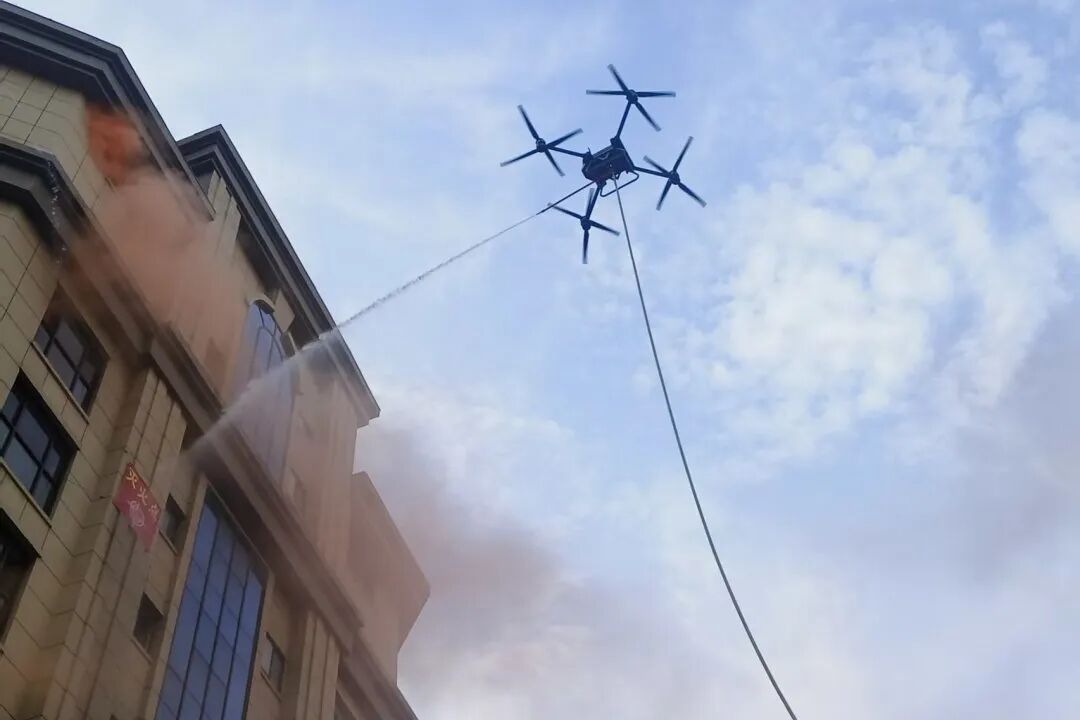 空地协同 科技赋能 | 华启天成参演河南全省消防救援队伍养老机构灭火救援教学式实战演练(图4) 空地协同 科技赋能 | 华启天成参演河南全省消防救援队伍养老机构灭火救援教学式实战演练(图4)