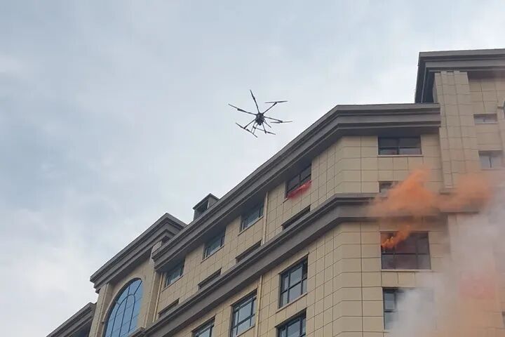 空地协同 科技赋能 | 华启天成参演河南全省消防救援队伍养老机构灭火救援教学式实战演练(图7) 空地协同 科技赋能 | 华启天成参演河南全省消防救援队伍养老机构灭火救援教学式实战演练(图7)