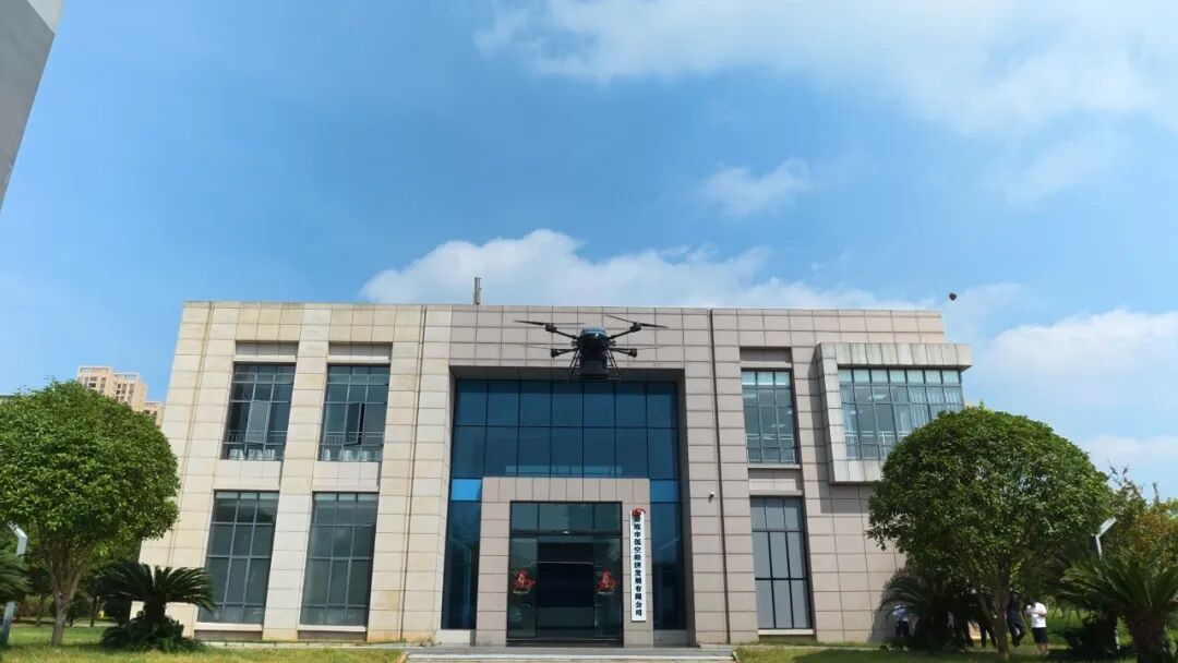 娄底低空完成氢能无人机载物验证飞行(图1) 娄底低空完成氢能无人机载物验证飞行(图1)