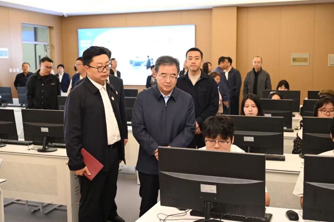 北京经济技术职业学院低空经济产业学院正式成立(图2) 北京经济技术职业学院低空经济产业学院正式成立(图2)