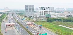 摸着石头蹚新路，织就城市“飞网”——低空公司的半年成长侧记