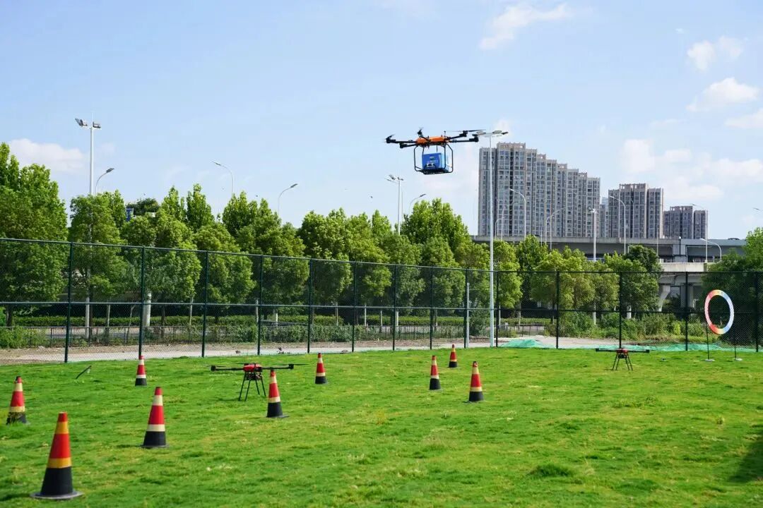 襄阳低空经济加速起飞：从实训场到空中外卖，旭日蓝天正把技术优势变成城市服务(图4)