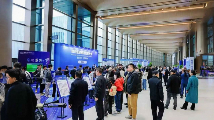 无人机在哪儿飞?他们为低空经济绘制“空中廊道”(图1) 无人机在哪儿飞?他们为低空经济绘制“空中廊道”(图1)